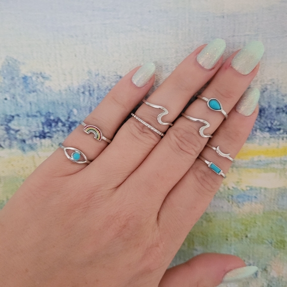 3/$20🌷Simple Silver Wave Ring Set NWOT 🦋 - Picture 2 of 4